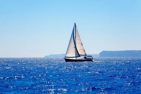 cruising Corsica Copyright: <a href='https://www.123rf.com/profile_tonobalaguer'>tonobalaguer / 123RF Stock Photo</a>